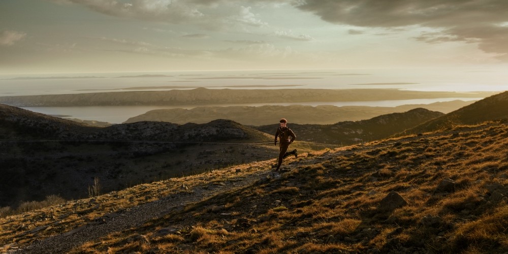 garmin-fenix8-43mm-amoledsapphire-black-fenix8-51mm-titaniumyellow-bundle-0001